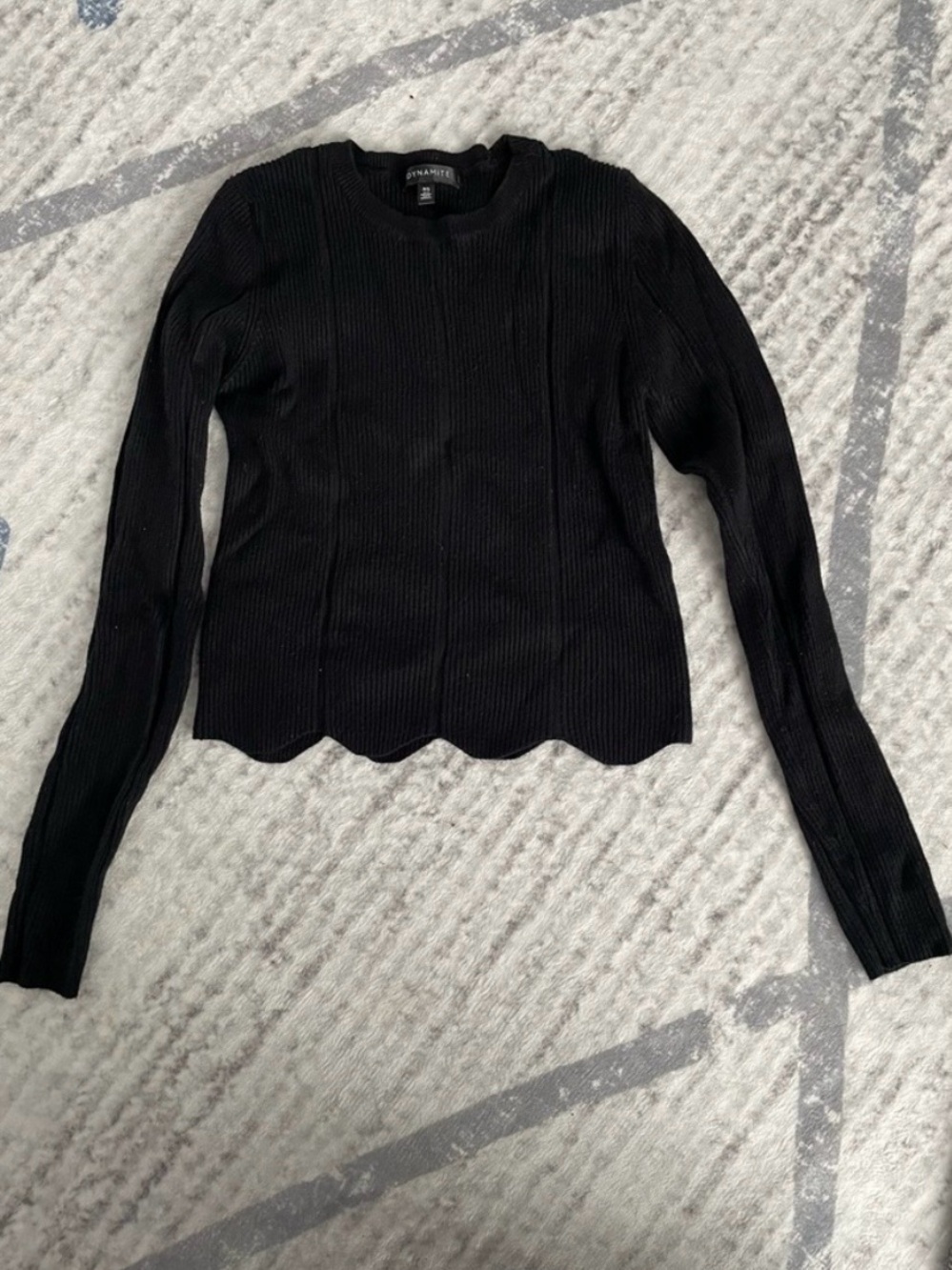 Dynamite Black Ribbed Scallop-Hem Long Sleeve Top